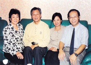 中央军委办公厅主任程建宁将军夫妇接见画家夫妇